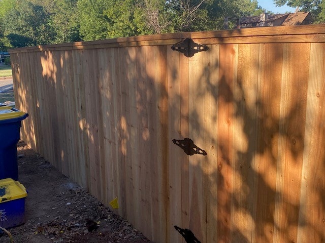 Cap and trim fence gate with decorative hinges
